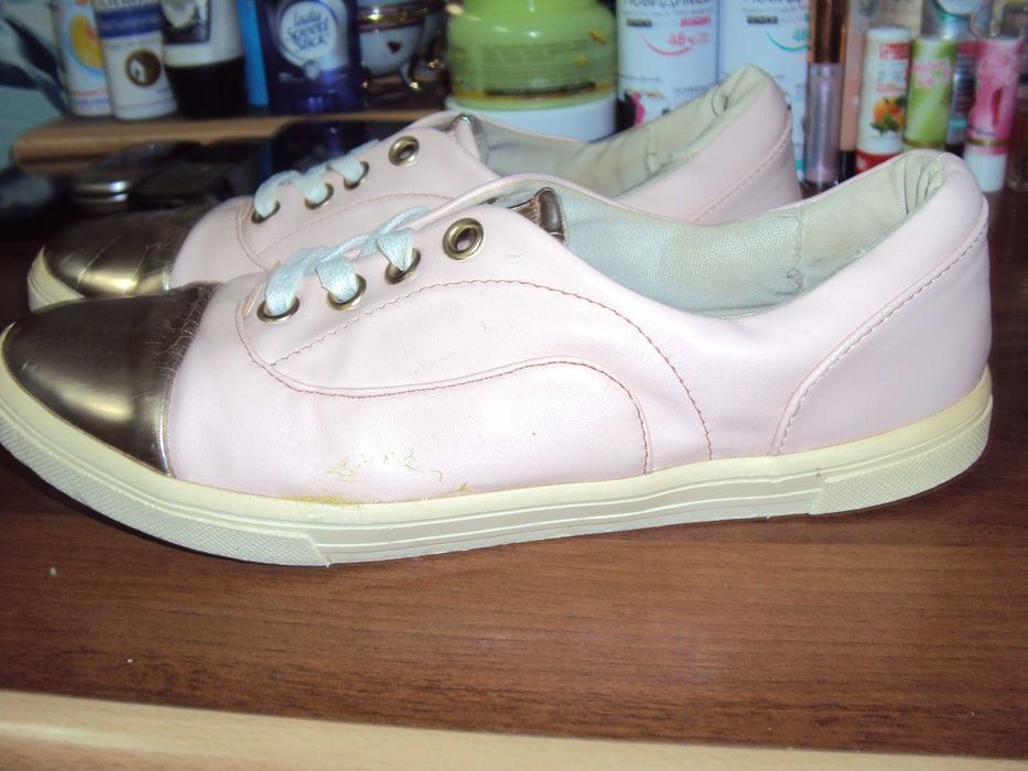 Кроссовки розовые. 37 размер