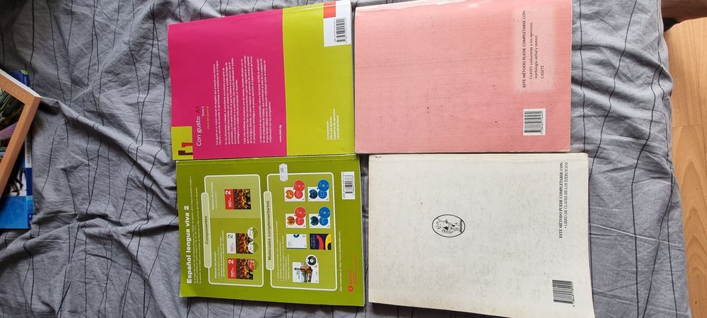 Учебници и тетрадки по испански език