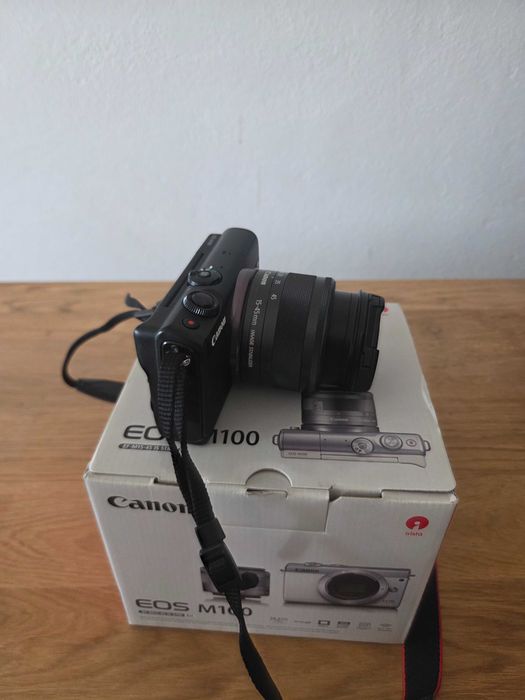 Canon EOS M100 + обектив Canon EF-M 15-45mm + обектив Sigma 30mm f1.4