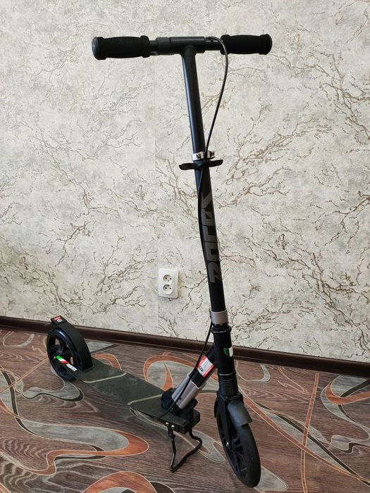 Продам самокат Roces