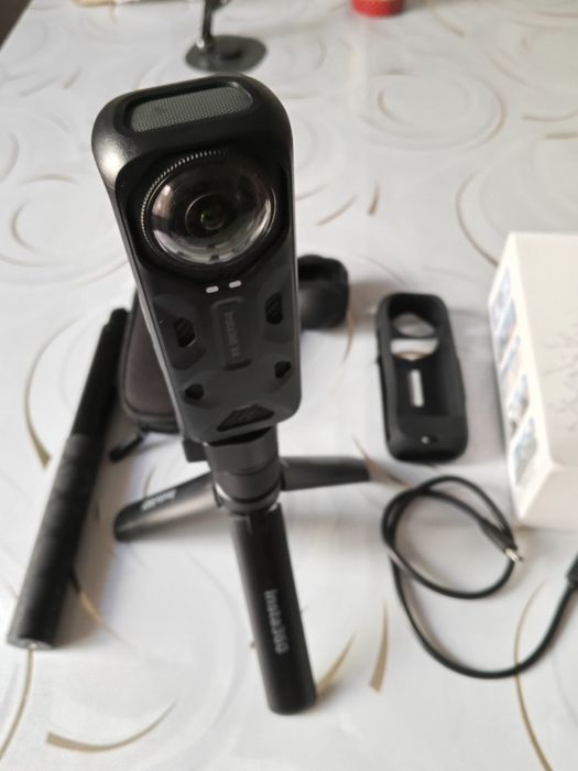 Insta 360 x4 продам