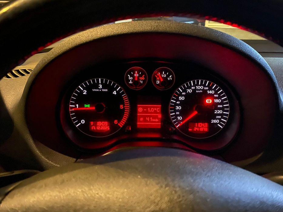 Audi a3 .2000dizel preț 2000e