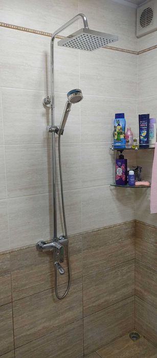Продам смеситель с тропическим дождем