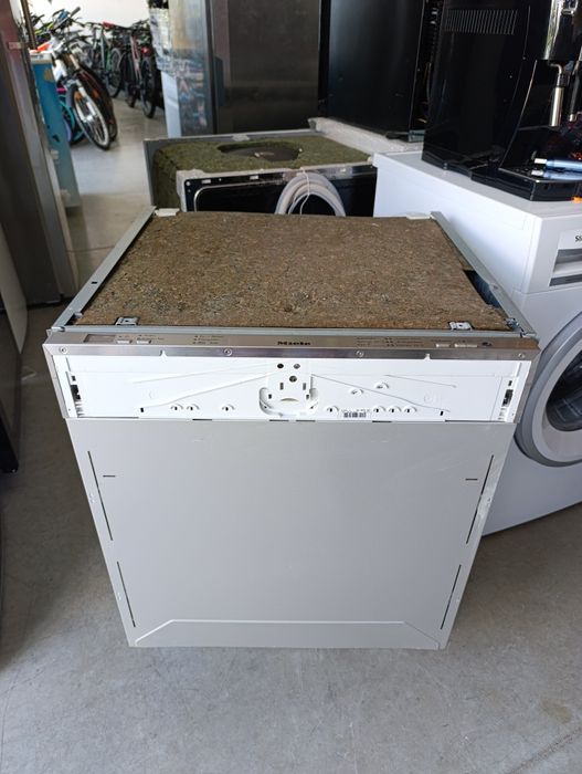 Съдомиялна за вграждане Miele XXL