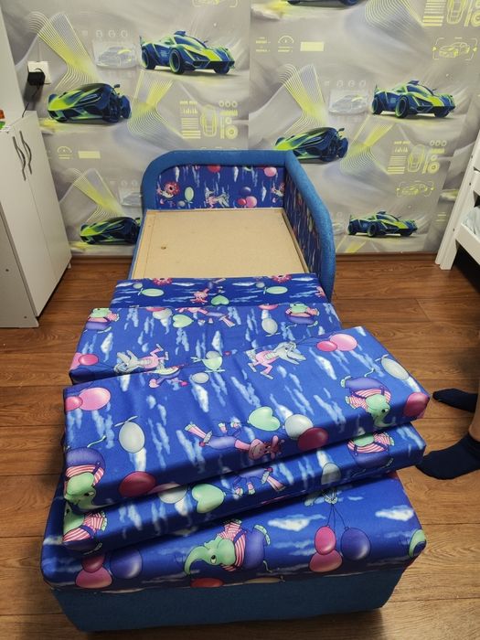 Продаётся тахта.