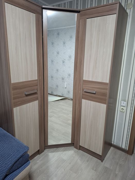 Продам шкаф угловой