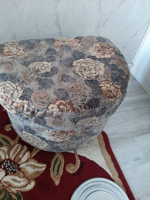 Продам Пуфик для спальни