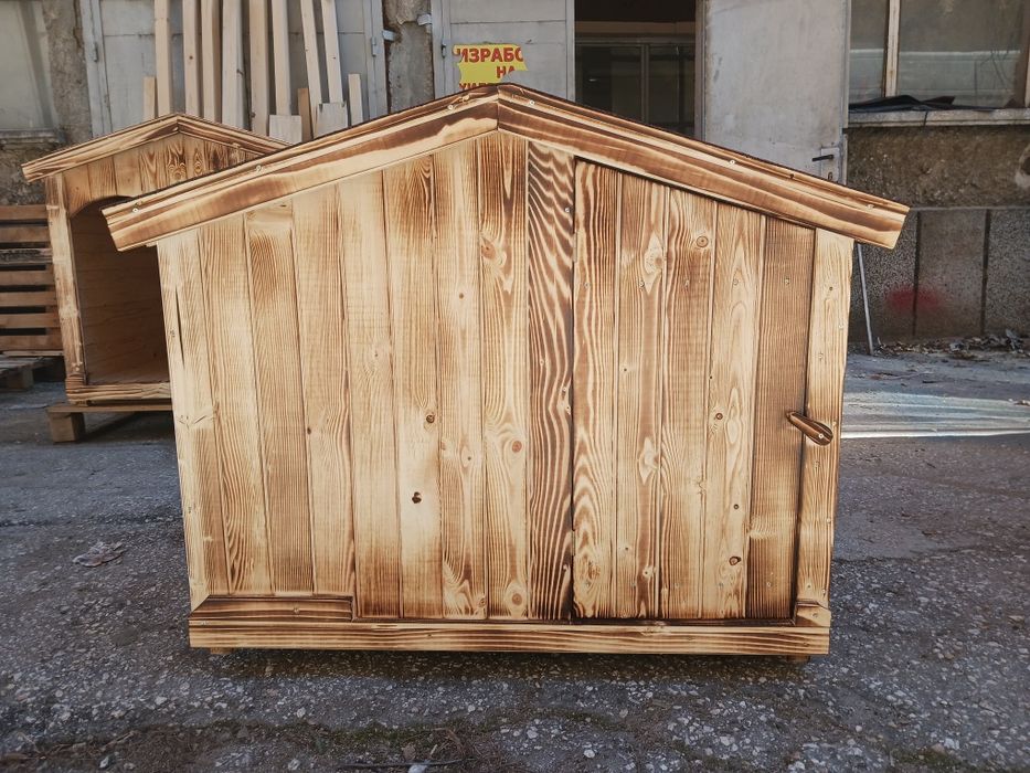 Кучешка колибка/ къща за куче/ колибката за куче