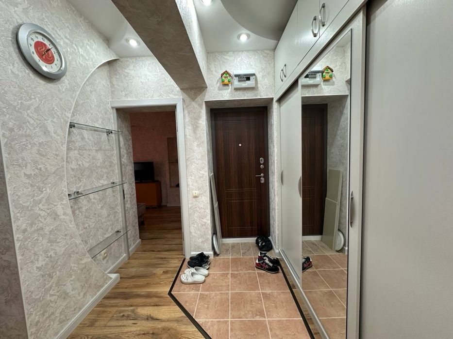 3/3/4 БИЙ, Генерал Петрова, 77 серия кирпич 2х6 мебель техника, 80м2