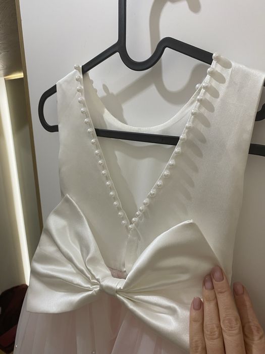 Детска рокля бяла