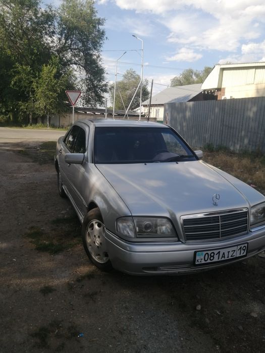 Продам мерседес 202