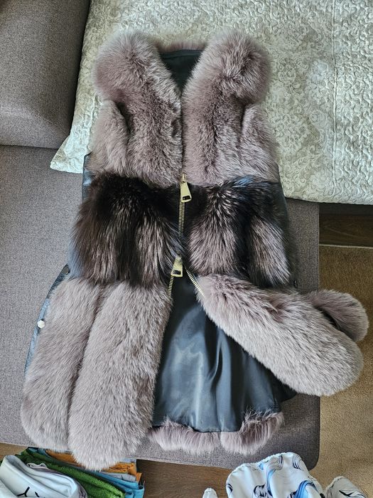 Пухен елек от лисица L размер