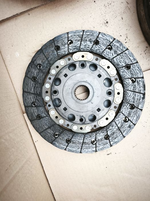 Kit ambreiaj+volanta Luk BMW E60 520D 6+1 177 cai n47  calitate UK