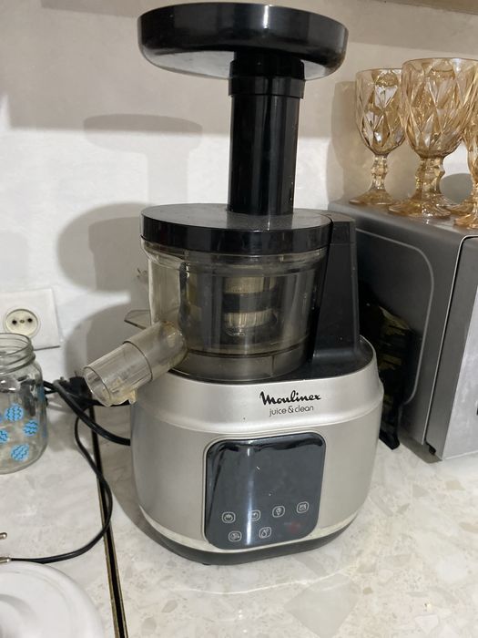 Продаю сок выжималка