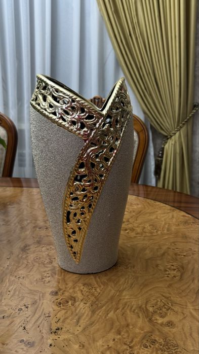 вазы декоративные интерьерные