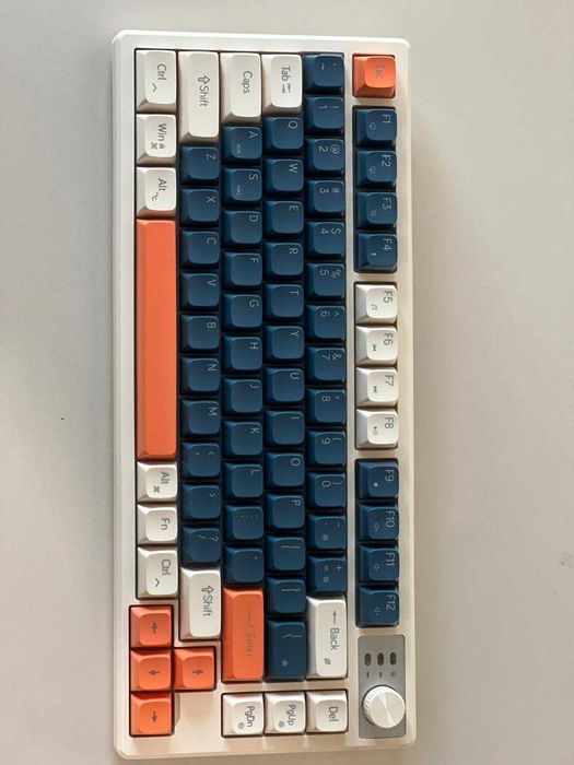 Tastatura KeyStrike Gaming 75% Silent Wired
