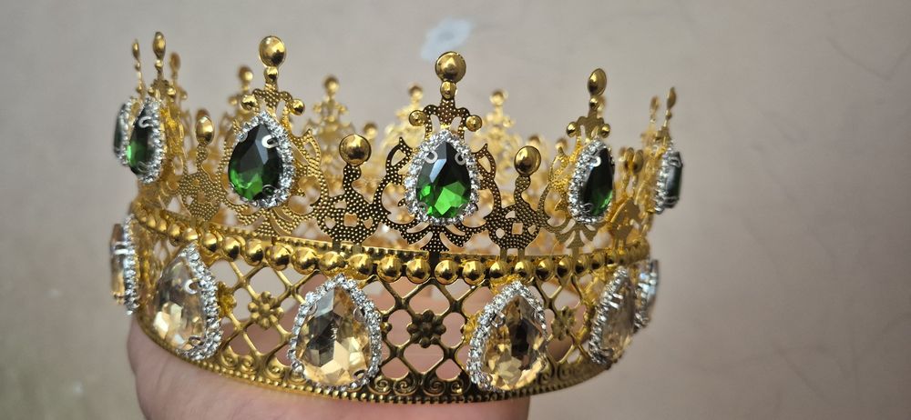 Корона, тож. ,toj sotiladi