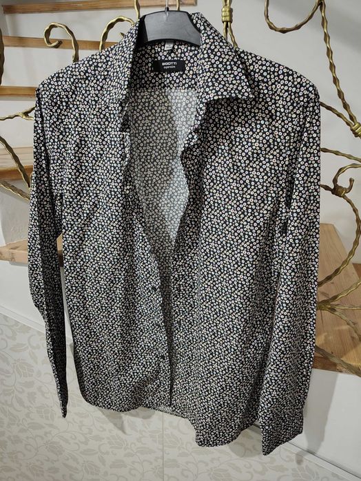 3 Cămăși barbatesti deosebite.