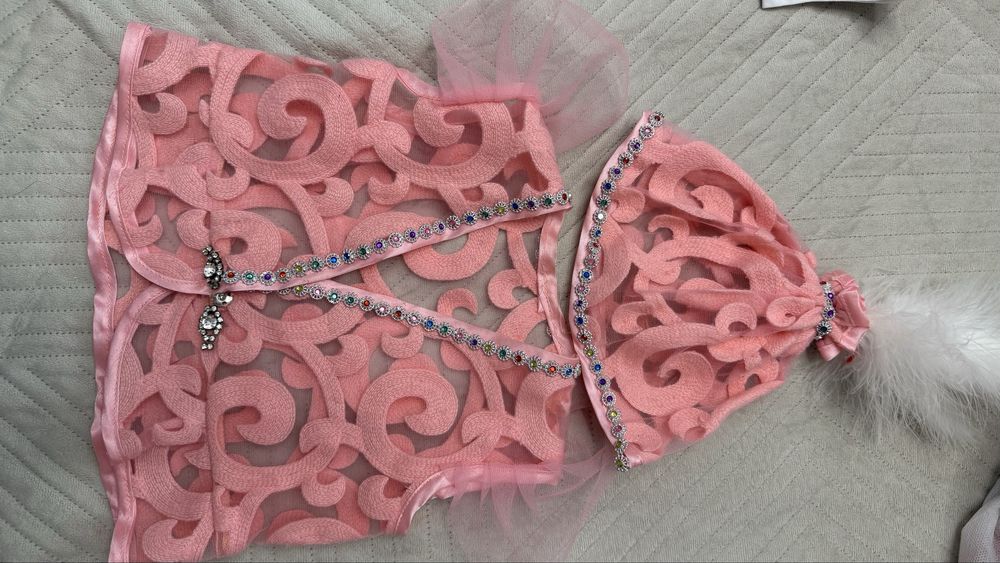 Продам костюмы детские