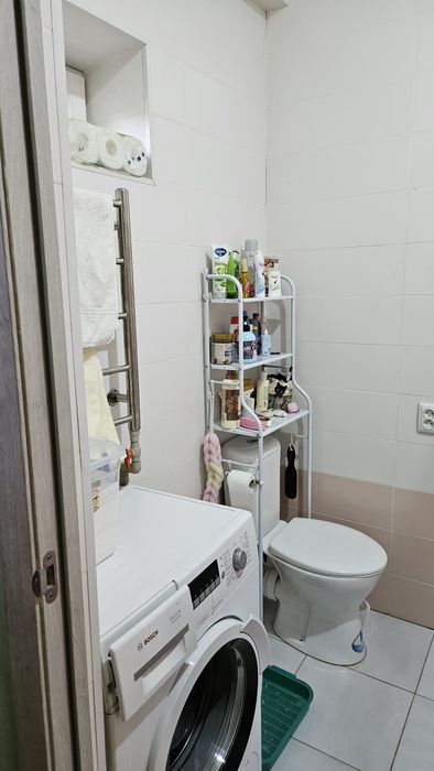 Продаётся двух комнатная квартира