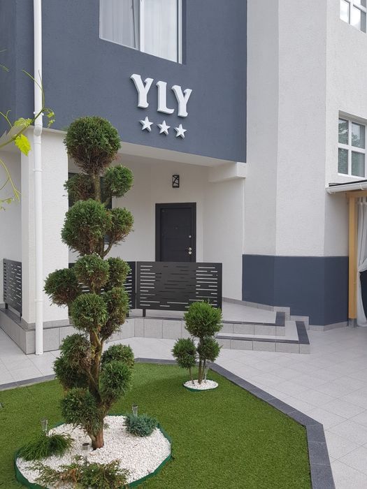 Vila Mar-Mari's și Vila YLY Eforie Nord