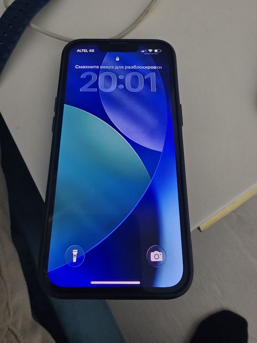 Айфончик  13 память 128