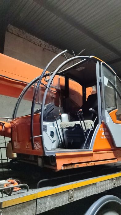 Стекло лобовое на каток, погрузчики, экскаваторы, кары, краны итд