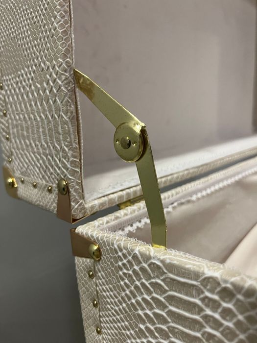 Продам чемоданы для приданного