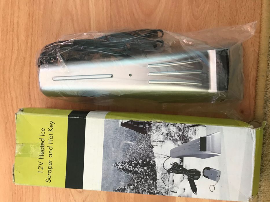 НОВА! Отопляема стъргалка за лед