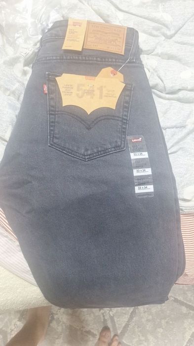 Продам джинсы Levi's