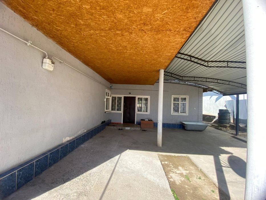 Уй сатылады, Калыбеков көшесі