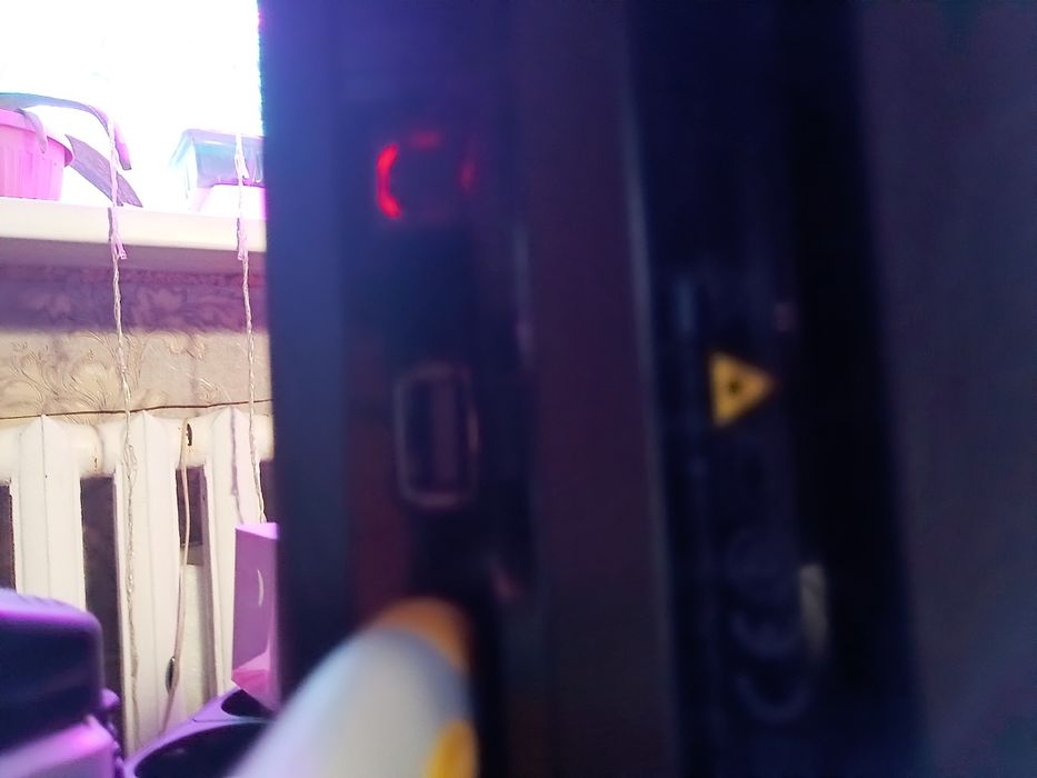 Продам  PlayStation 4 pro 1 тб торг