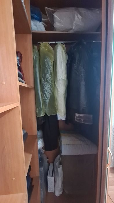 Продам угловой шкаф