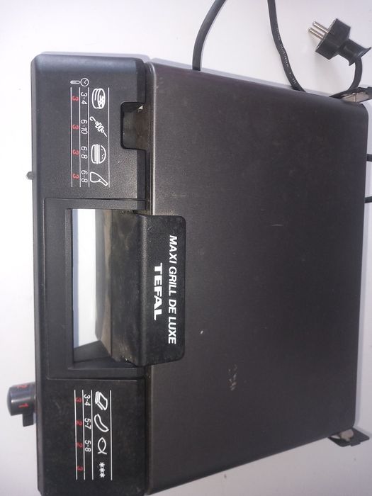 Vând grill electric