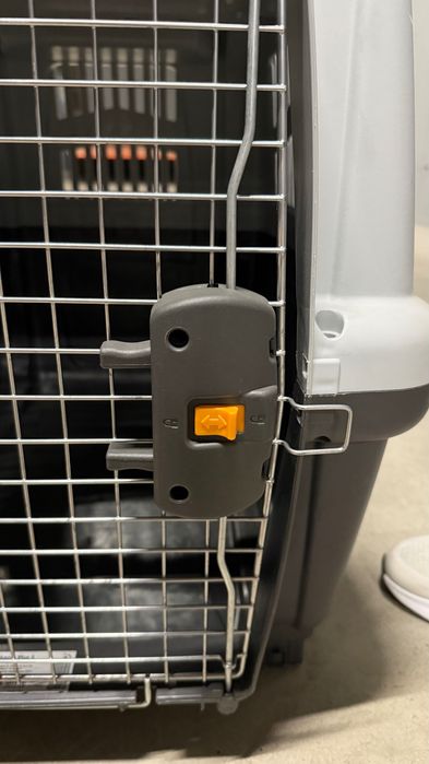 Cușca pentru transport confortabil animalelor de companie