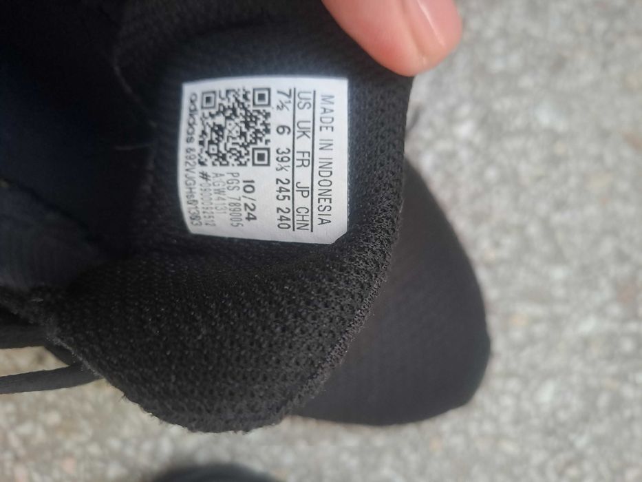Черни дамски маратонки Adidas-39,5