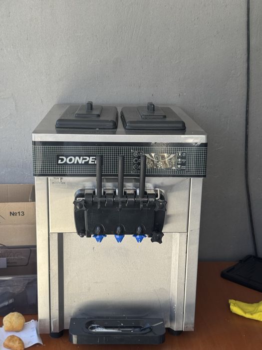 Продаеться мороженный аппарат Donper