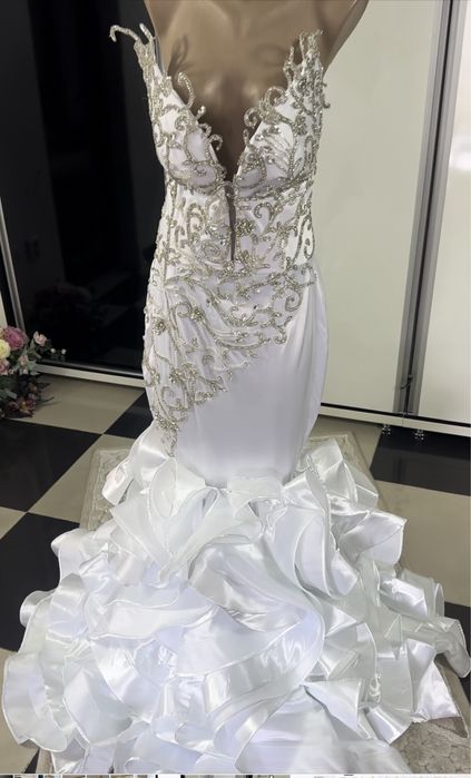 Rochie de mireasa ajustabila + crinolina si voal se potriveste unui ML