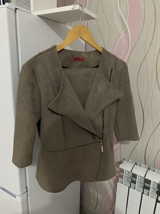 Продается платье 2000 тг велюр