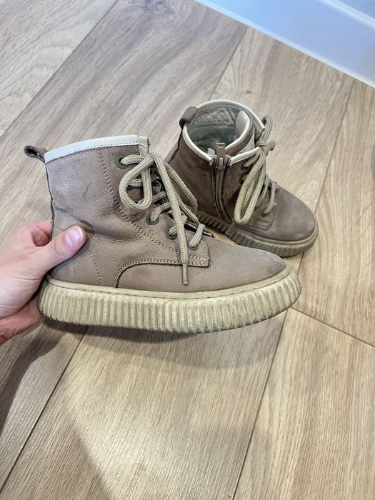 Продам детскую осеннюю обувь