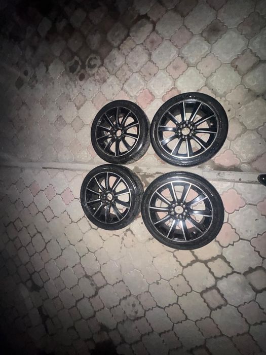 Продам шины 235/45 Р18