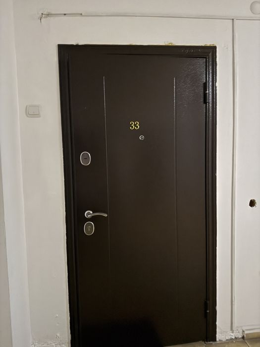 Продам входную дверь