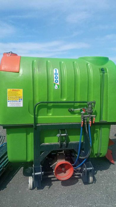 Опрыскиватель навесной 1000 л