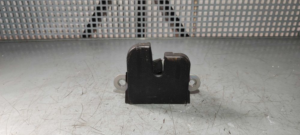 Broasca incuietoare haion volkswagen vw passat b6 b7 golf 5 6 touran