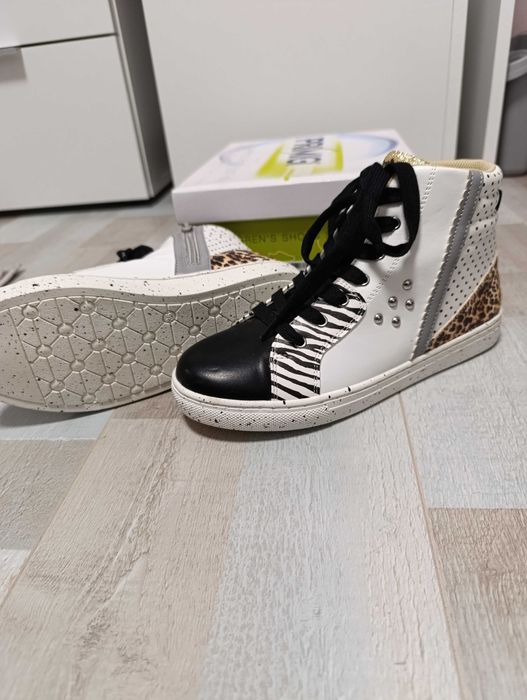 Нови боти Primigi