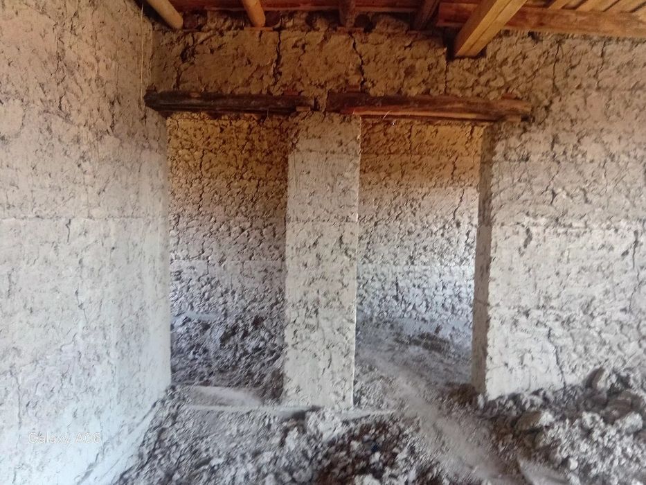 Uy joy sotiladi kadastir bor