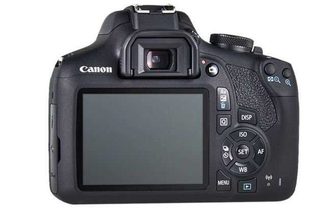 Продавам Фотоапарат DSLR Canon EOS 2000D