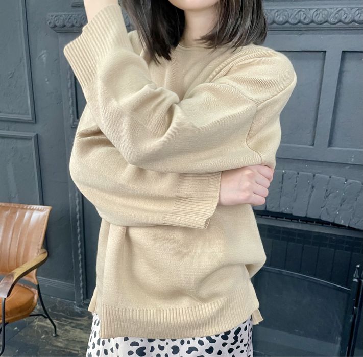 Бежевый свитер