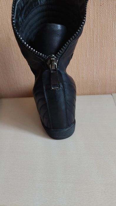 Дамски ботуши Emu и други