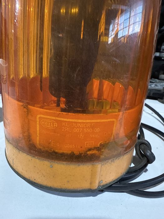 Сигнални лампи,Аварийни буркани,светлини или маяци за пътна помощ